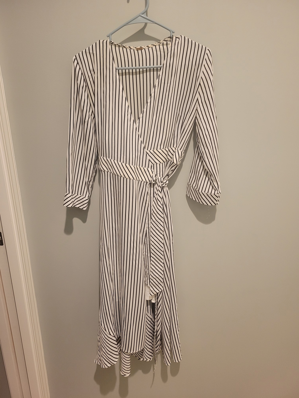 🍡Mila Owen Dress with Tie Waist (Bought In Hong Kong 🇭🇰) READ - Picture 2 of 6